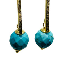 Load image into Gallery viewer, Olho Dágua Gold Handmade Earring with Stone