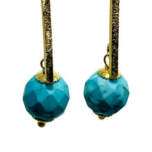 Load image into Gallery viewer, Olho Dágua Gold Handmade Earring with Stone
